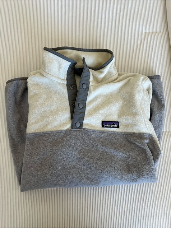 Patagonia Sweaters - Patagonia Two-Tone Cream and Gray Synchilla Snap-T Fleece Pullover